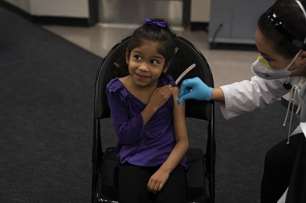 兒童疫苗診所接種輝瑞 COVID-19 疫苗